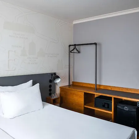 Pentahotel Hotel