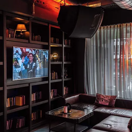 Pentahotel Hotel