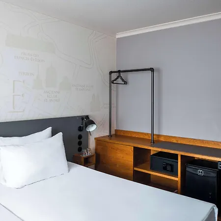 Pentahotel Hotel 4*