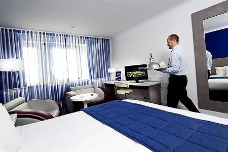 호텔 Pentahotel 4*